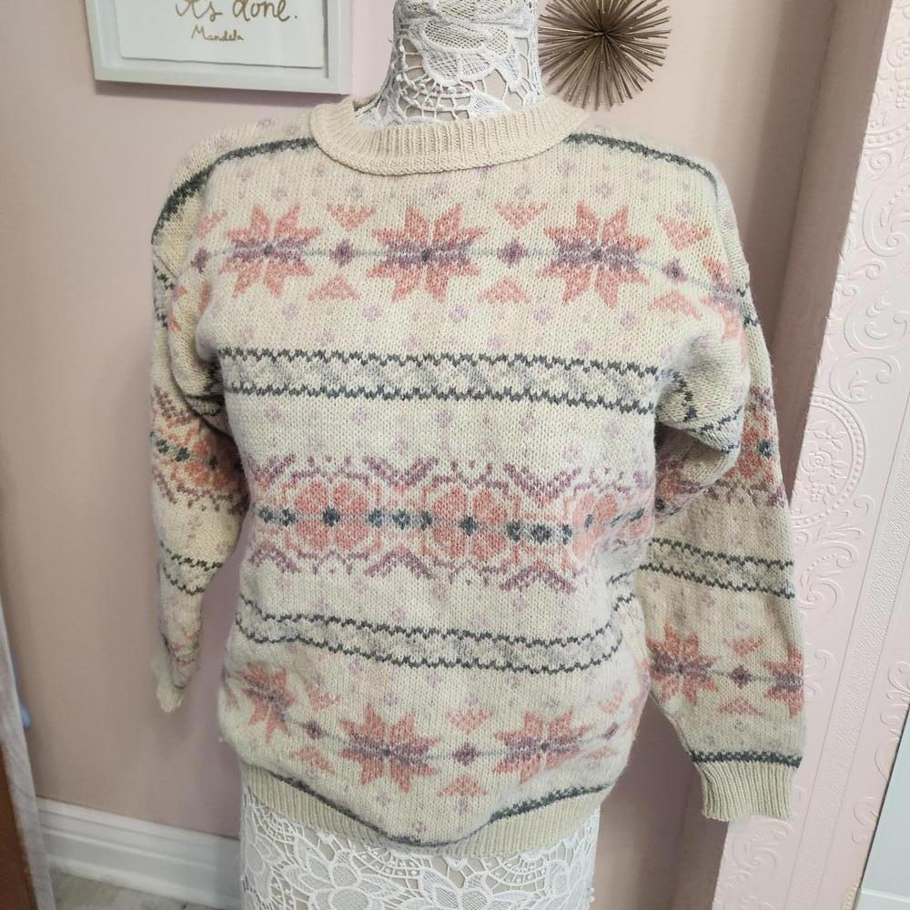 Flawless Vintage Eddie Bauer wool heavy  Sweater Small snowflake